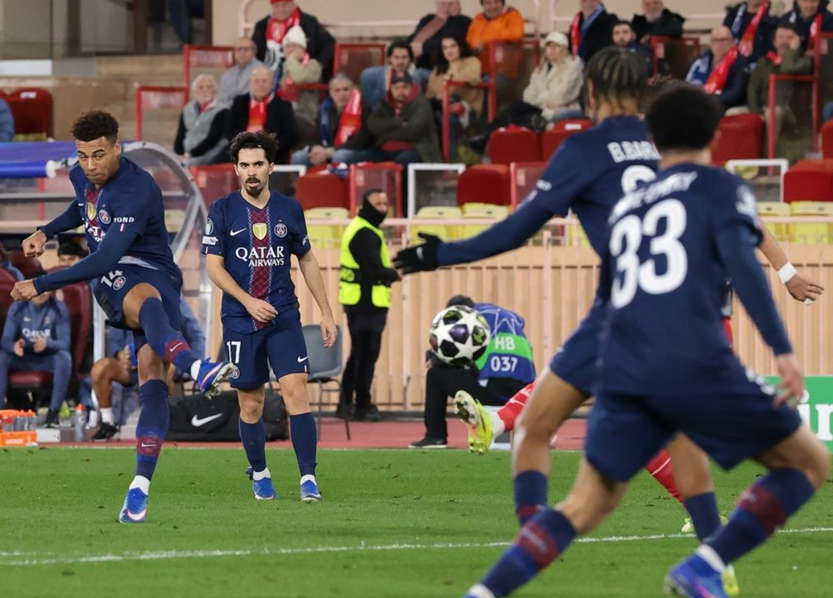 看球吧-欧冠神剧情！卫冕冠军让二追三，20岁天才全场最佳：梅开二度