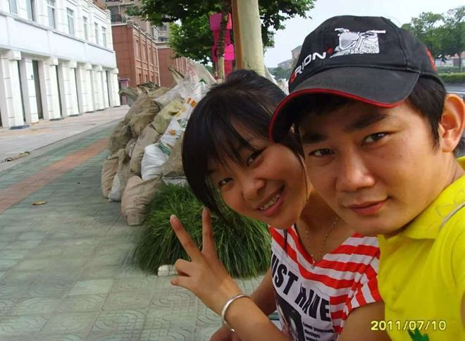 低调看-张雪机车葡萄牙站夺冠，夫妻创业从修车铺到世界舞台|星姐|摩托车|赛车手|阿波罗|世界超级摩托车锦标赛_新浪新闻